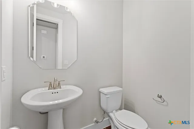 $544,950 | 8500 Red Bottle Brush Road, Lago Vista, TX 78645