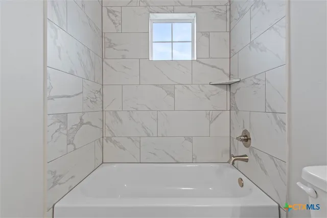 $544,950 | 8500 Red Bottle Brush Road, Lago Vista, TX 78645