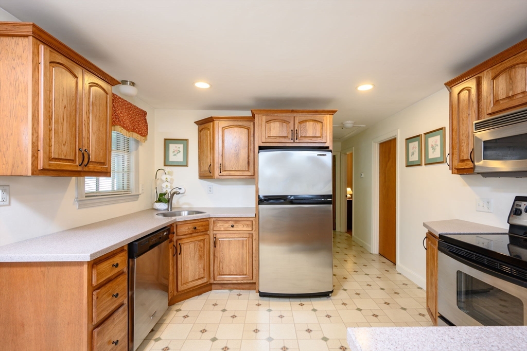 18 Perkins Road Pembroke, MA 02359 - Photo 16 of 36 Gallery Image 16