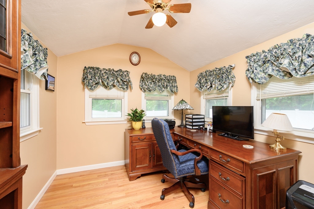 18 Perkins Road Pembroke, MA 02359 - Photo 10 of 36 Gallery Image 10