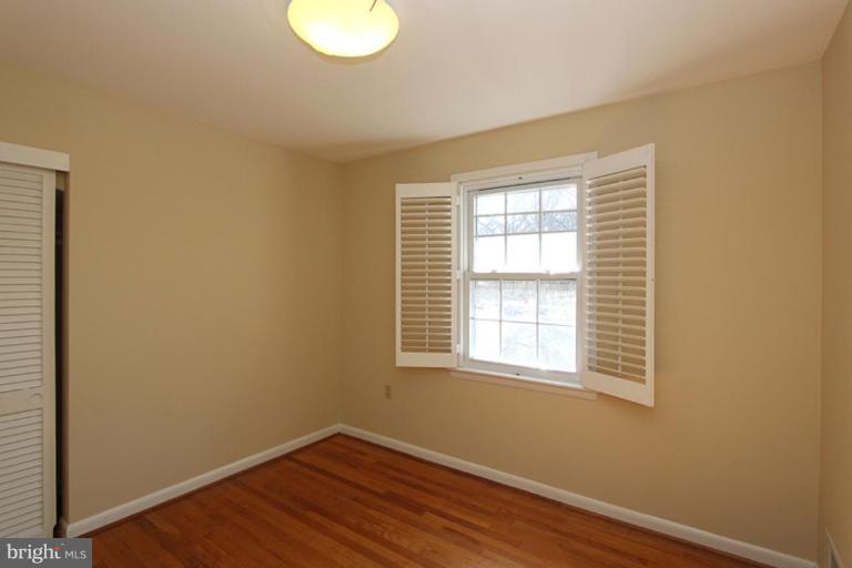 9732 Byeforde Road Kensington, MD 20895 - Photo 14 of 30 Bedroom #3