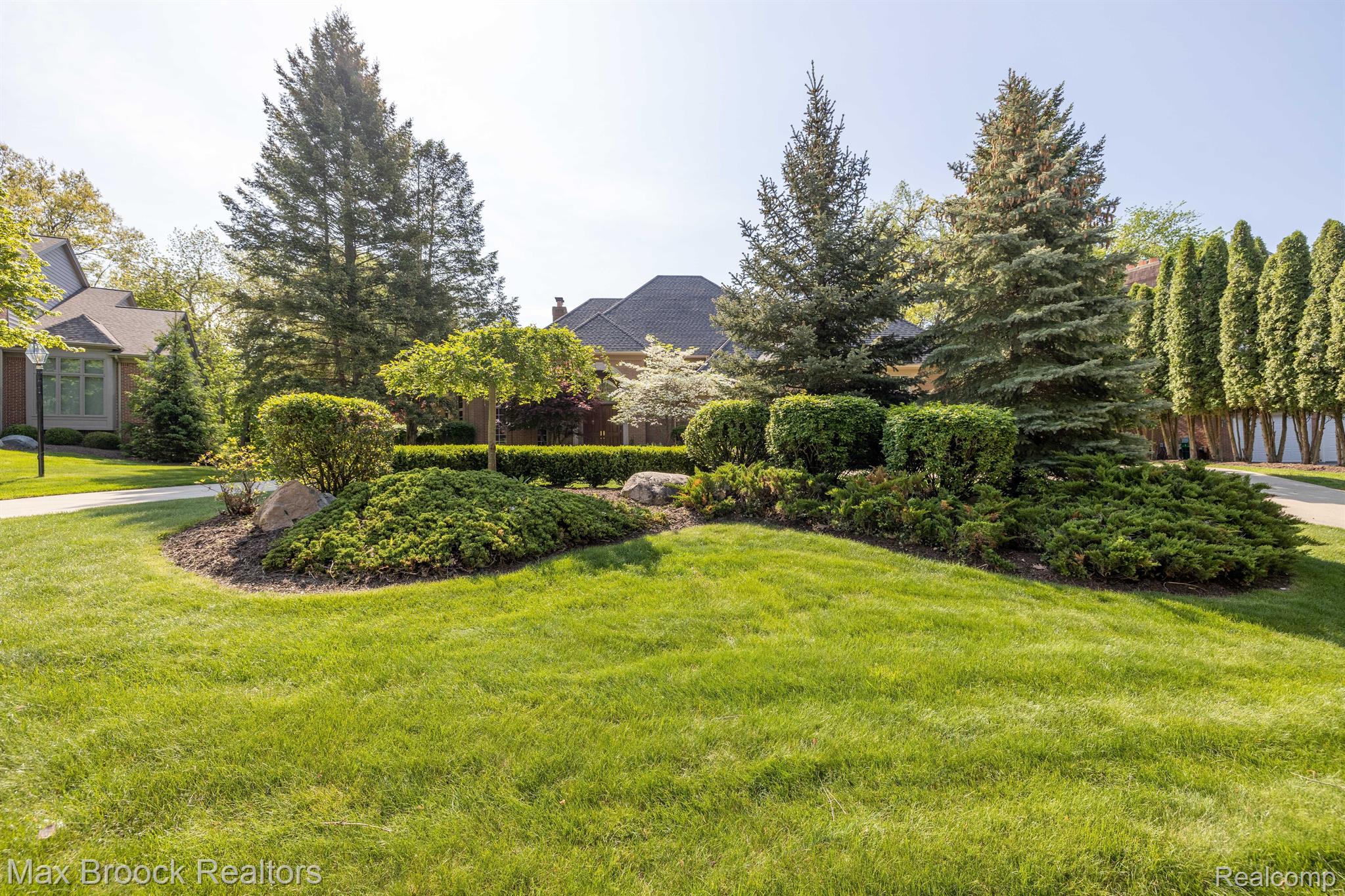 1720 Archers Pointe Rochester, MI 48306 - Photo 4 of 58 Gallery Image 4