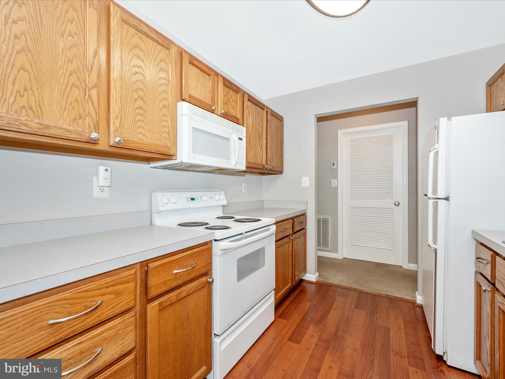 25910 Ridge Manor Drive, Unit 1000G Damascus, MD 20872 - Photo 18 of 41 Kitchen