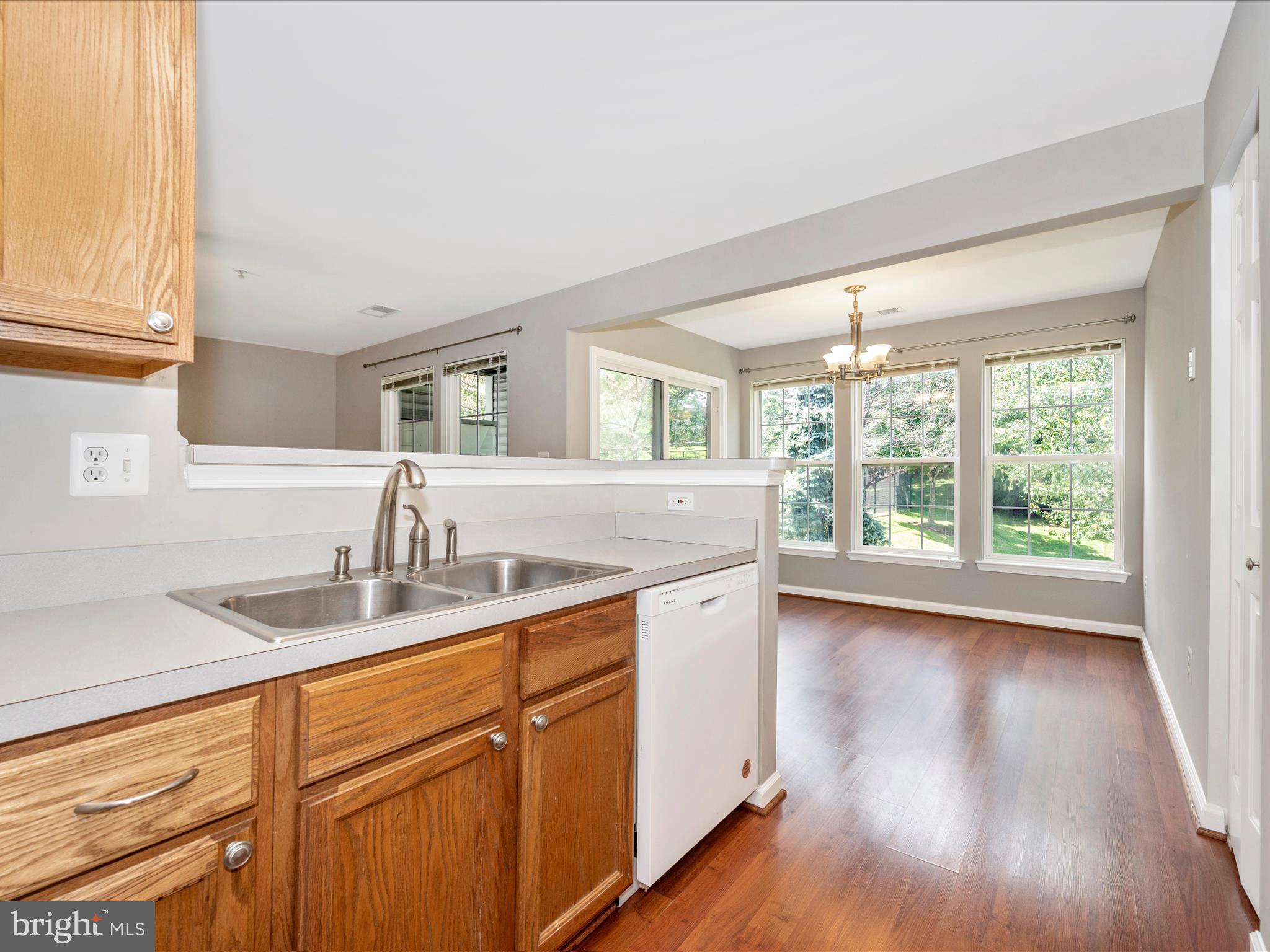 25910 Ridge Manor Drive, Unit 1000G Damascus, MD 20872 - Photo 19 of 41 Kitchen