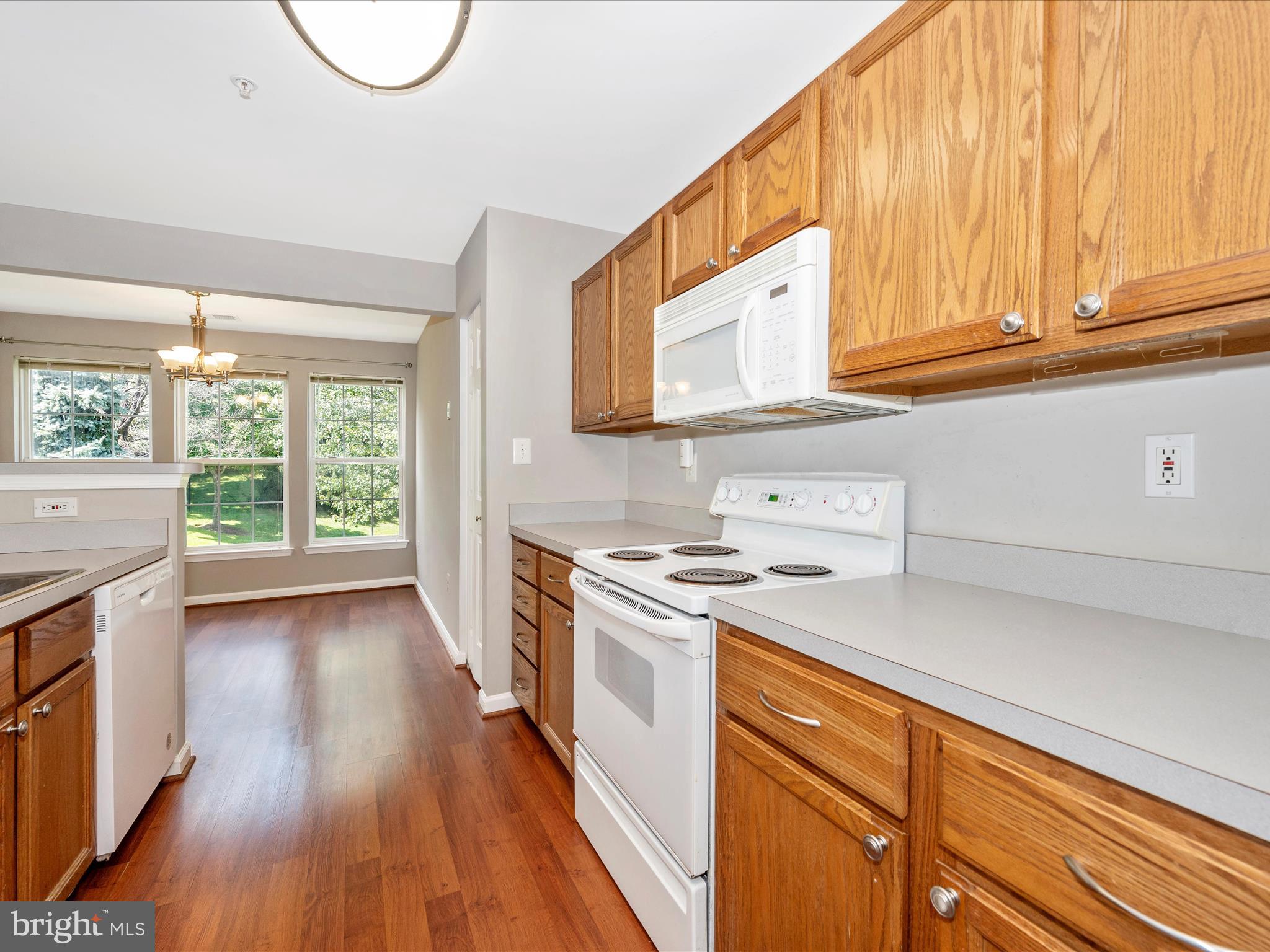 25910 Ridge Manor Drive, Unit 1000G Damascus, MD 20872 - Photo 20 of 41 Kitchen