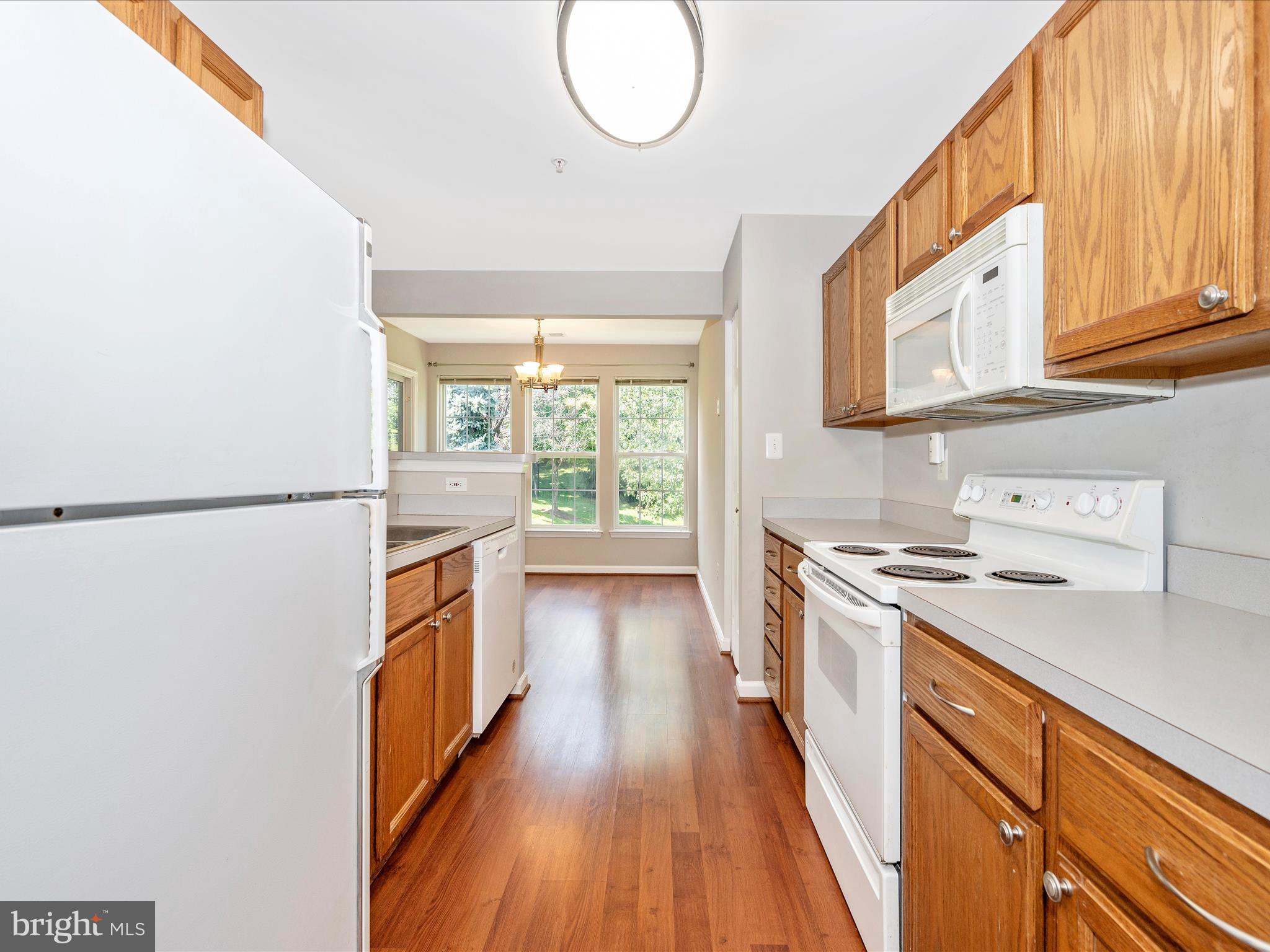 25910 Ridge Manor Drive, Unit 1000G Damascus, MD 20872 - Photo 21 of 41 Kitchen