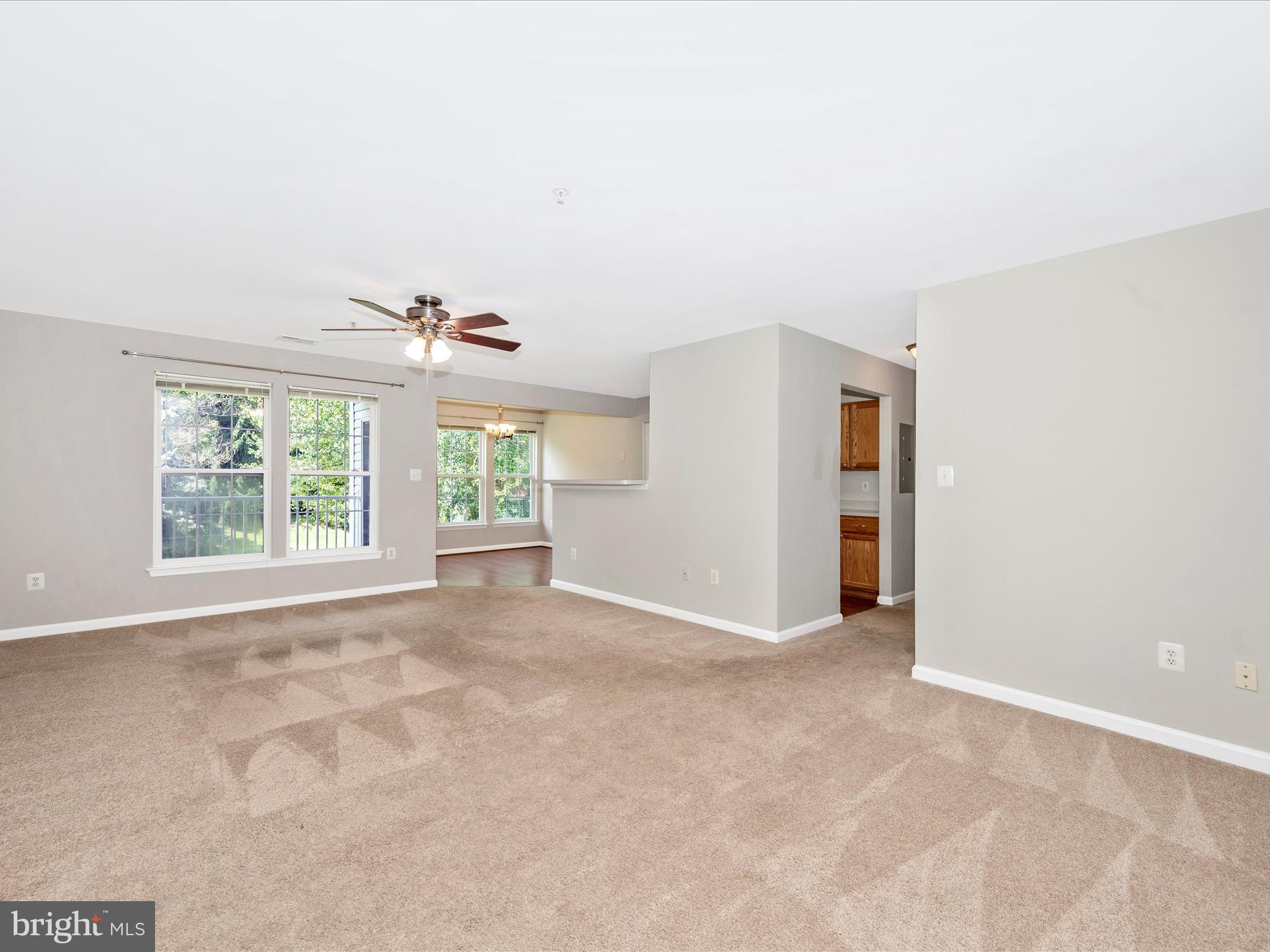 25910 Ridge Manor Drive, Unit 1000G Damascus, MD 20872 - Photo 4 of 41 Living Room