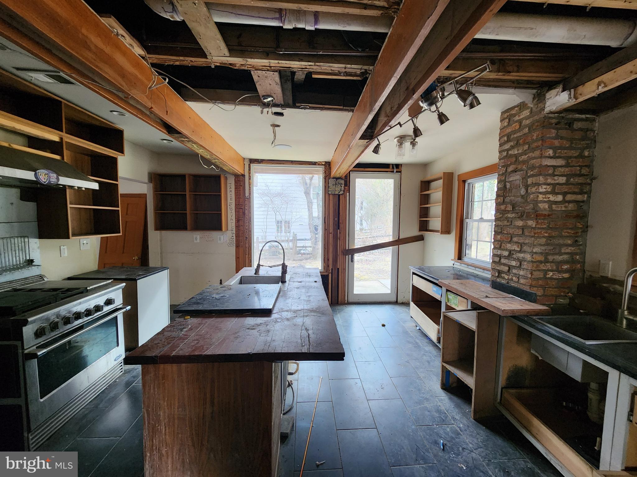 6202 Smith Avenue Baltimore, MD 21209 - Photo 14 of 30