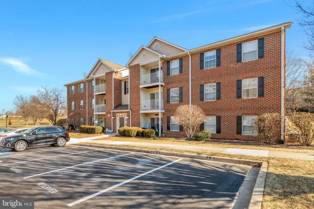$245,000 | 3847 Shadywood Drive, Unit 2D, Jefferson, MD 21755