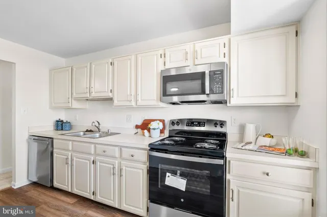 $245,000 | 3847 Shadywood Drive, Unit 2D, Jefferson, MD 21755