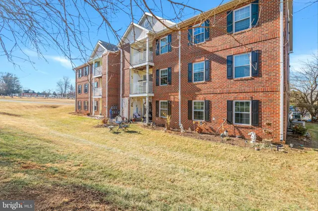 $245,000 | 3847 Shadywood Drive, Unit 2D, Jefferson, MD 21755