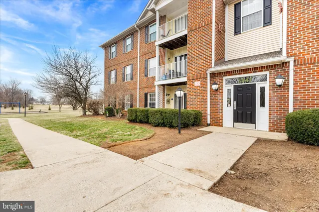 $245,000 | 3847 Shadywood Drive, Unit 2D, Jefferson, MD 21755
