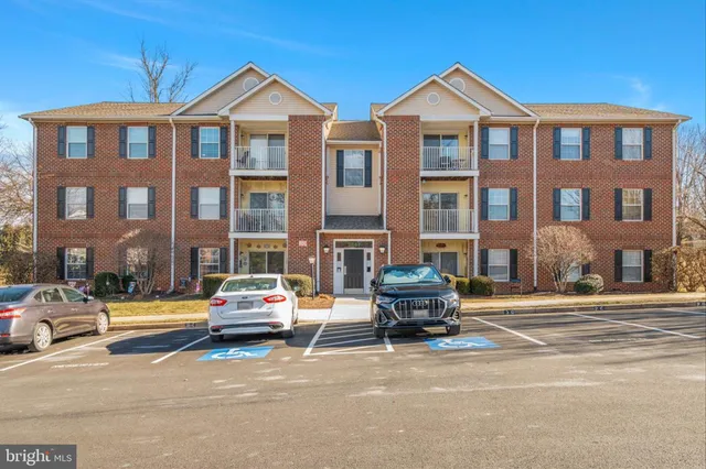 $245,000 | 3847 Shadywood Drive, Unit 2D, Jefferson, MD 21755