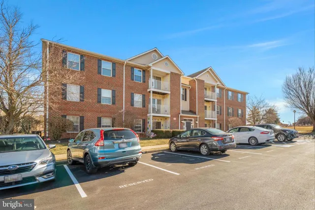 $245,000 | 3847 Shadywood Drive, Unit 2D, Jefferson, MD 21755