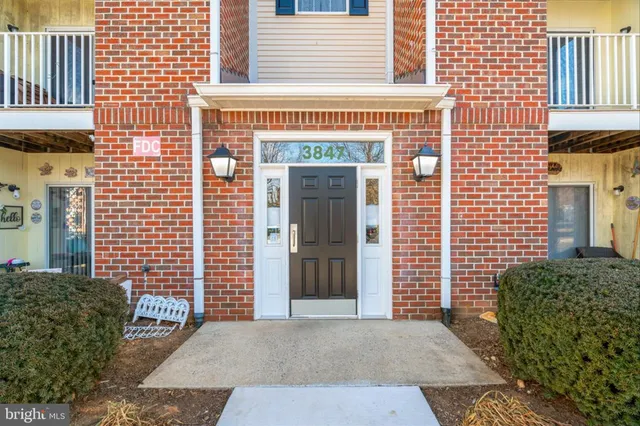 $245,000 | 3847 Shadywood Drive, Unit 2D, Jefferson, MD 21755