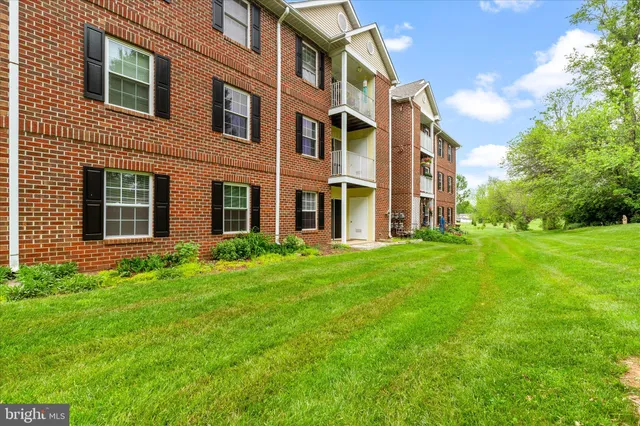 $245,000 | 3847 Shadywood Drive, Unit 2D, Jefferson, MD 21755