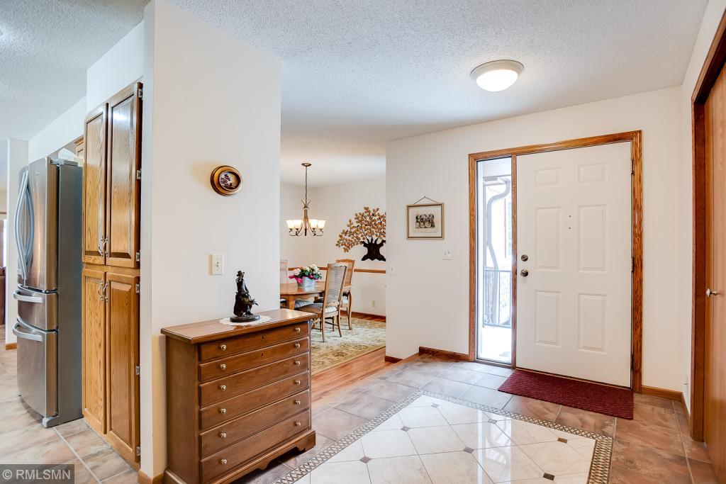 1288 Raspberry Court Eagan, MN 55123 - Photo 3 of 26