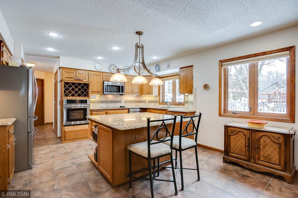 1288 Raspberry Court Eagan, MN 55123 - Photo 6 of 26