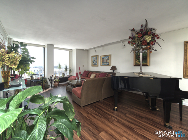 1 Gold Street, Unit 12G Hartford, CT 06103 - Photo 2 of 7 living room
