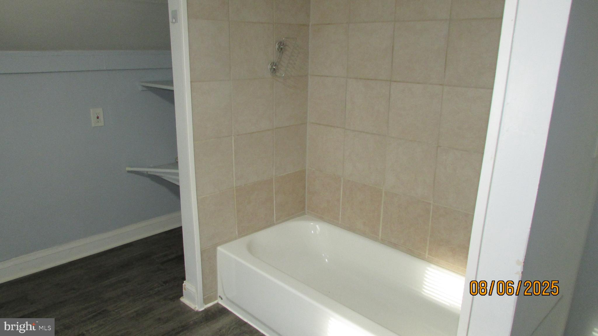 4724 Branchville Road College Park, MD 20740 - Photo 26 of 41 a bathroom with a bathtub