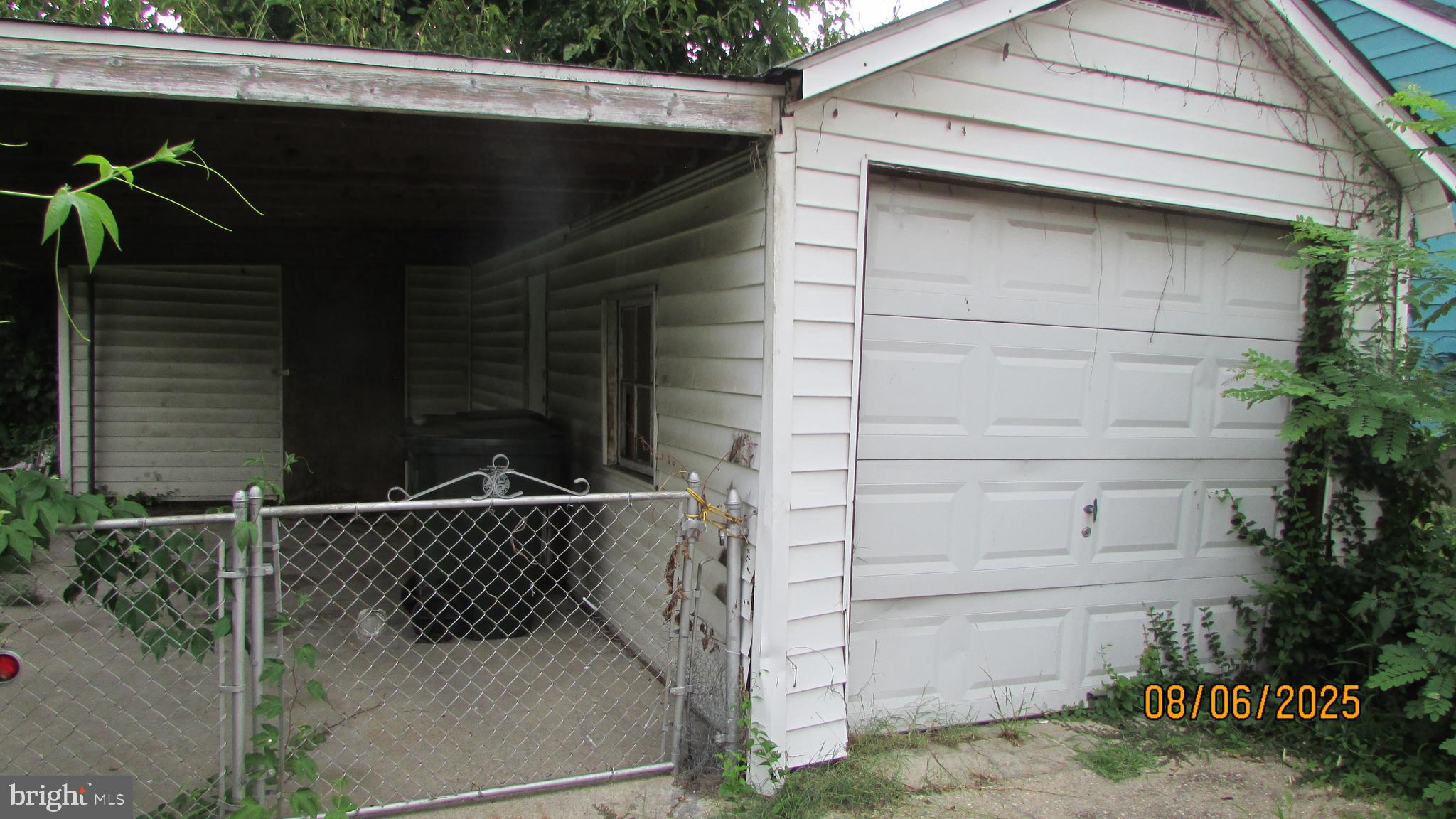 4724 Branchville Road College Park, MD 20740 - Photo 6 of 41 a close up of a door