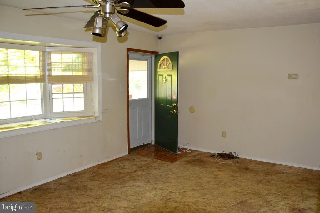 227 Candytuft Road Reisterstown, MD 21136 - Photo 7 of 16