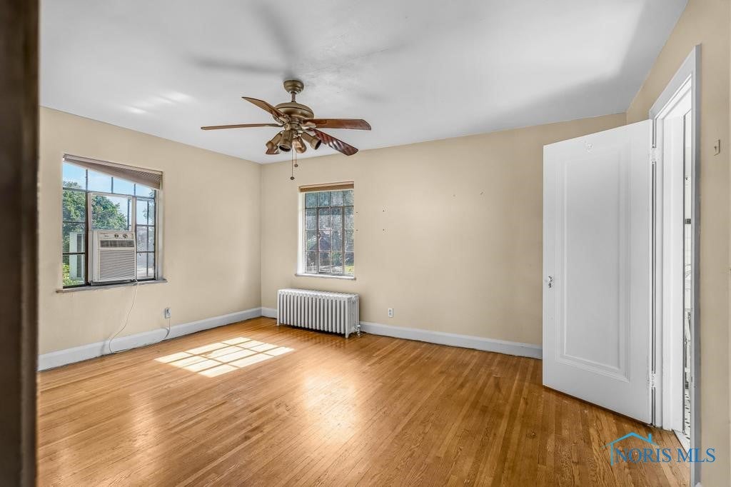 1935 Shenandoah Road Toledo, OH 43607 - Photo 23 of 45 Upstairs Primary Bedroom