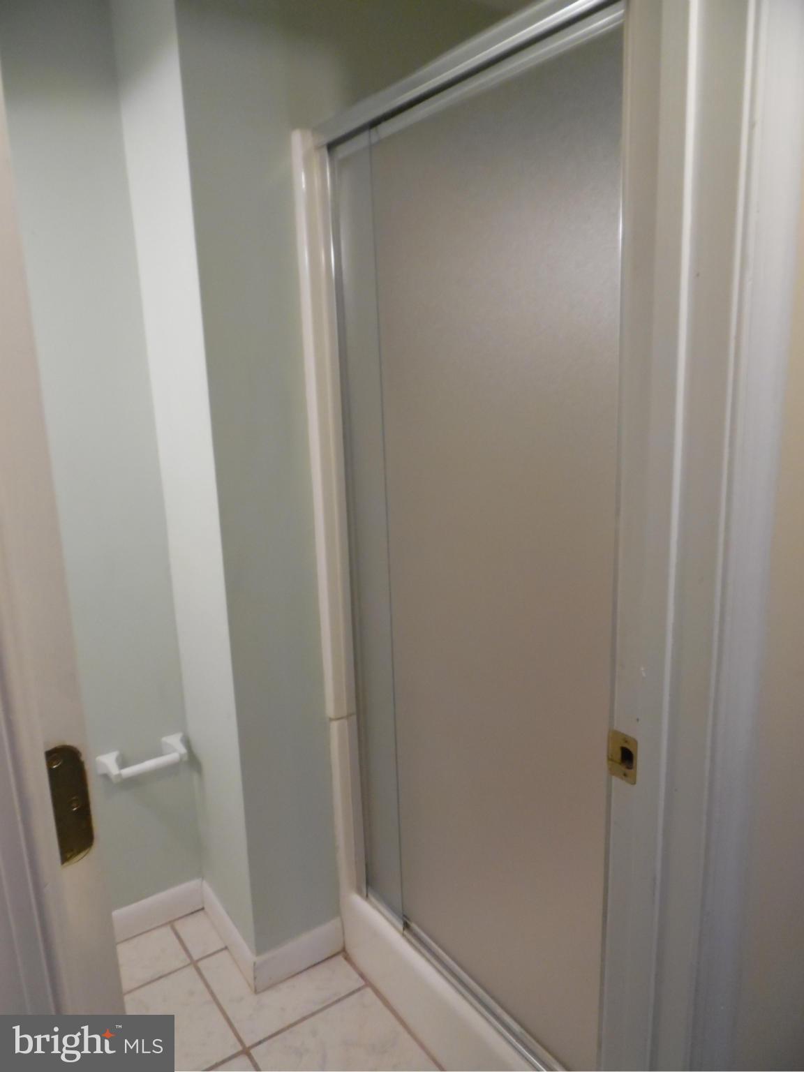 3627 Rexmere Road Baltimore, MD 21218 - Photo 17 of 27 Bath
