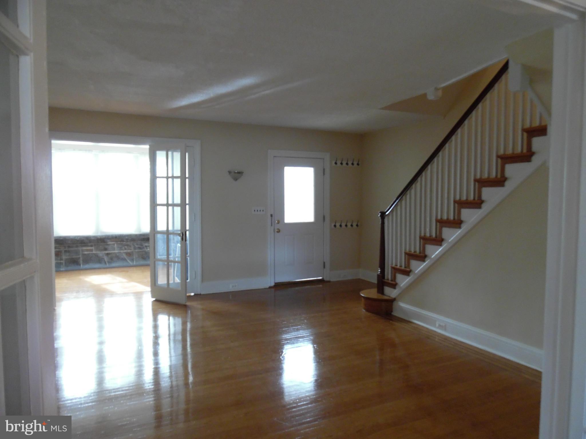 3627 Rexmere Road Baltimore, MD 21218 - Photo 4 of 27 Living Room
