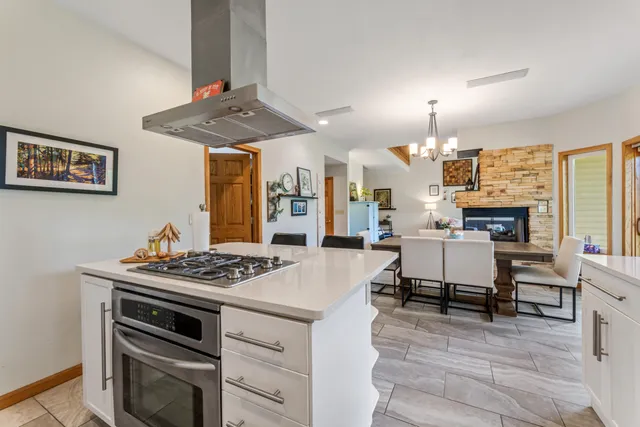 $779,900 | 271 East Garvin Heights Road, Winona, MN 55987