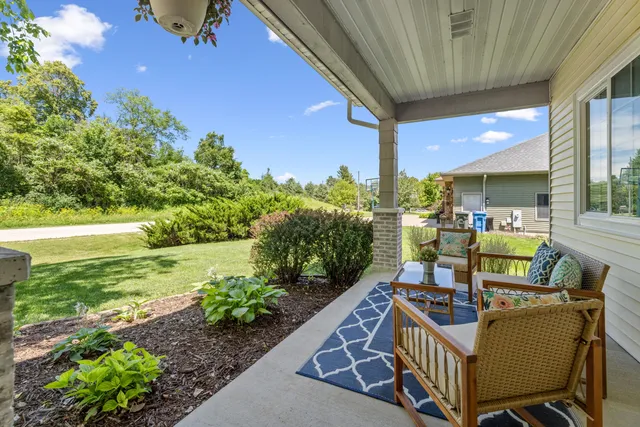 $779,900 | 271 East Garvin Heights Road, Winona, MN 55987