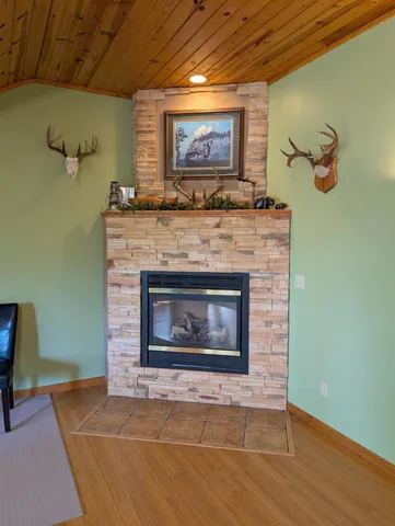 $779,900 | 271 East Garvin Heights Road, Winona, MN 55987