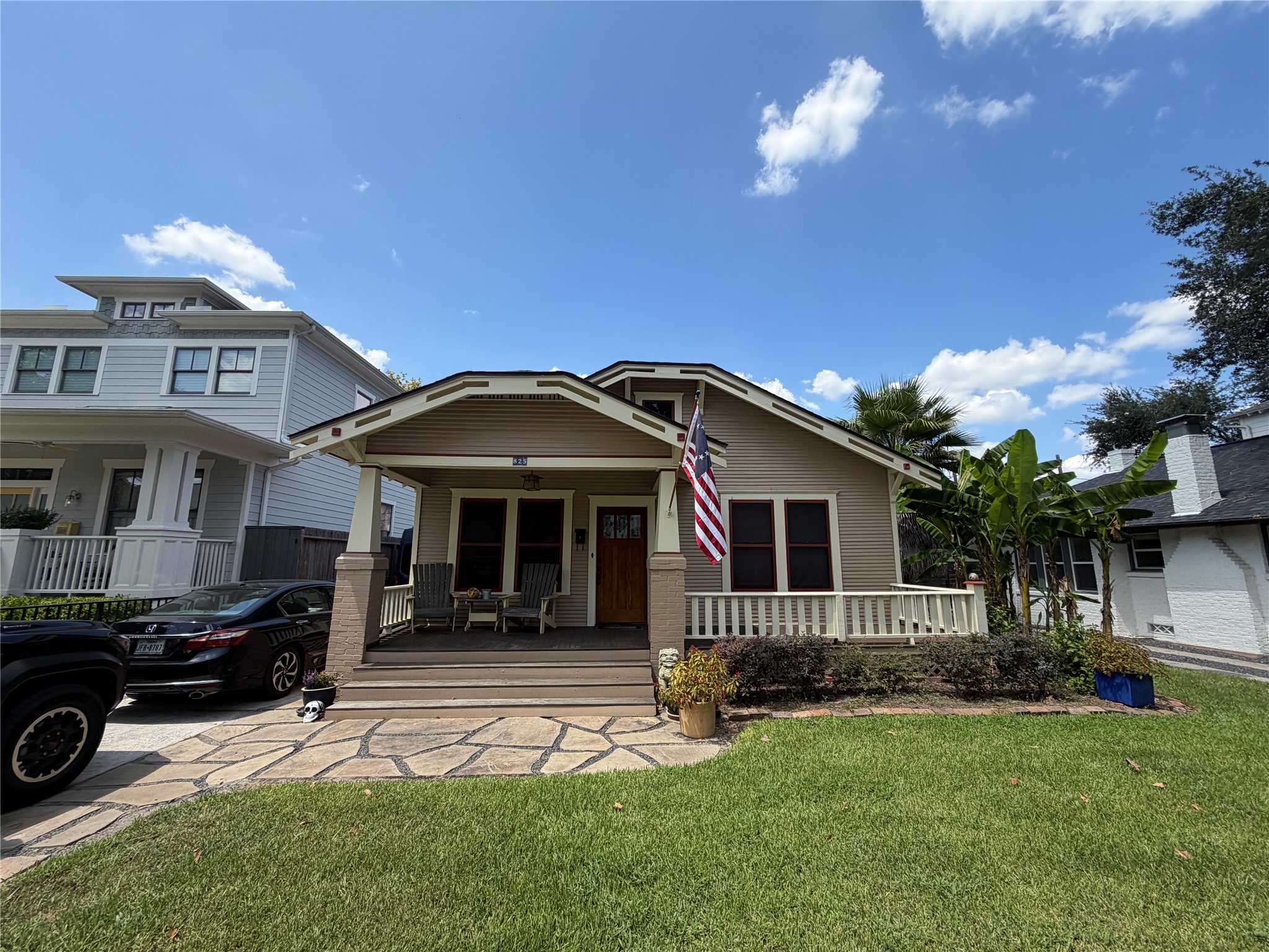 825 Ralfallen Street Houston, TX 77008 - Photo 3 of 5 Gallery Image 3