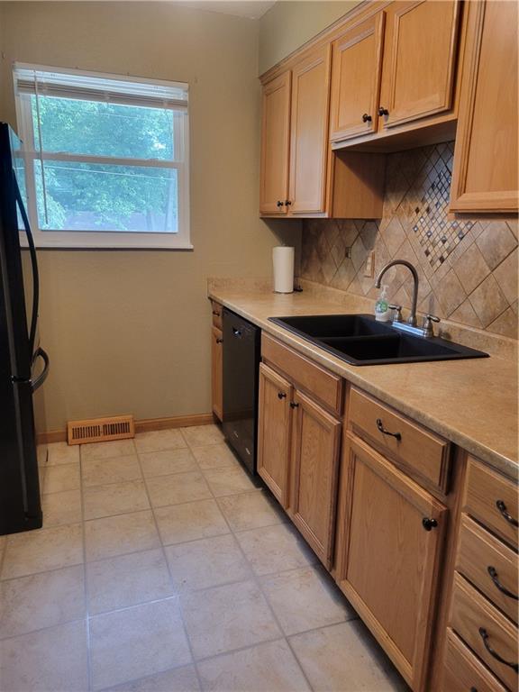 104 Southeast Kingscross Road Blue Springs, MO 64014 - Photo 7 of 14