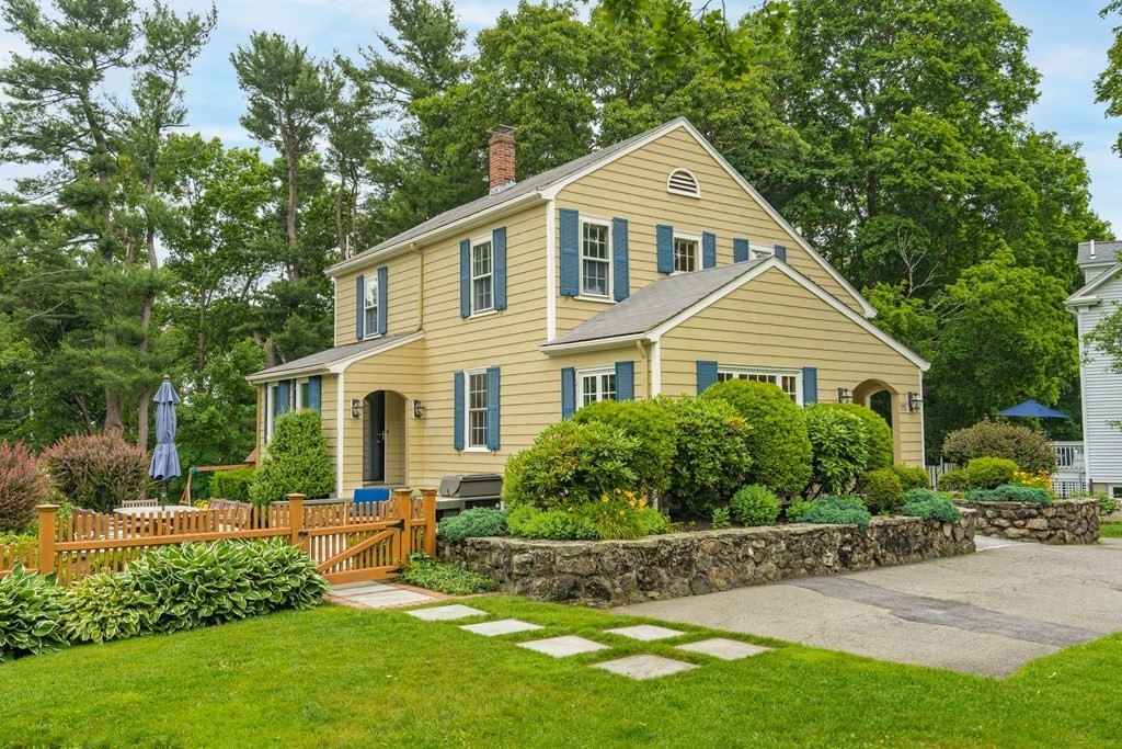 175 Walnut Street Wellesley, MA 02481 - Photo 1 of 26