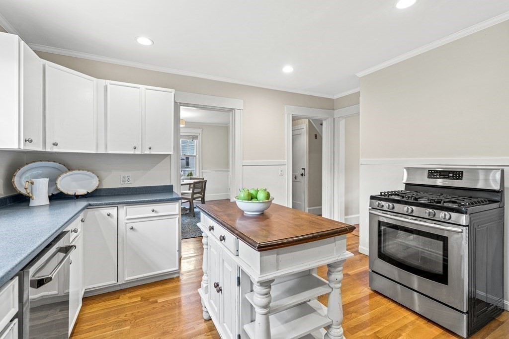 175 Walnut Street Wellesley, MA 02481 - Photo 12 of 26