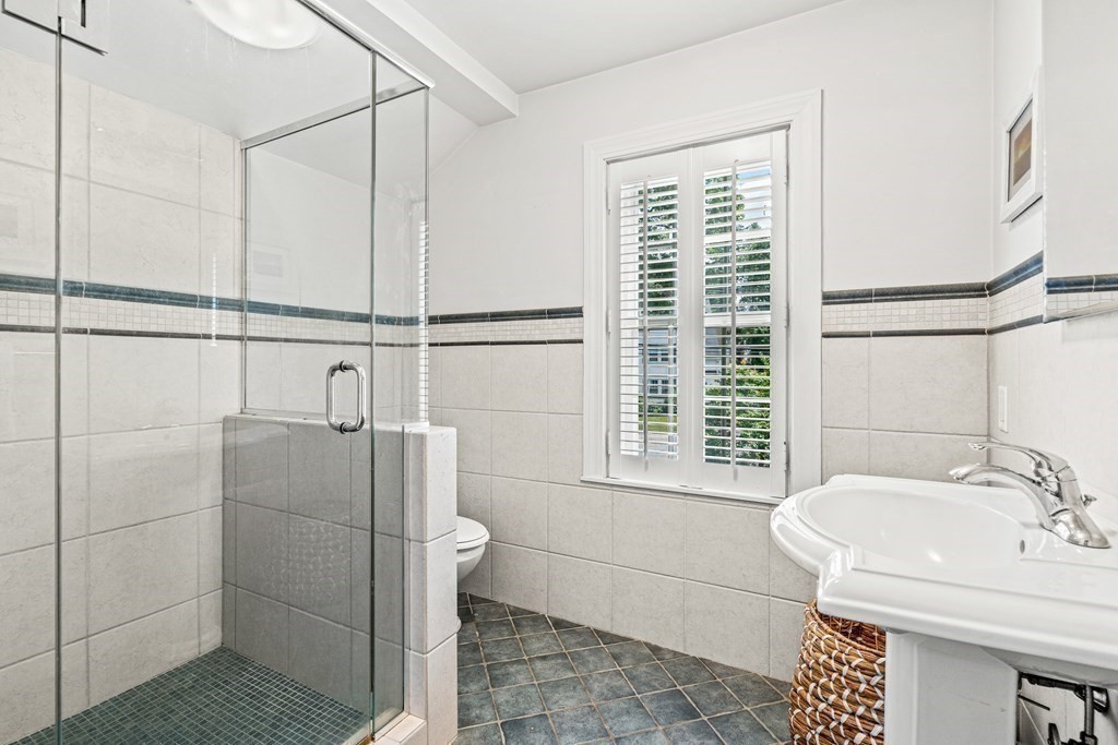 175 Walnut Street Wellesley, MA 02481 - Photo 16 of 26