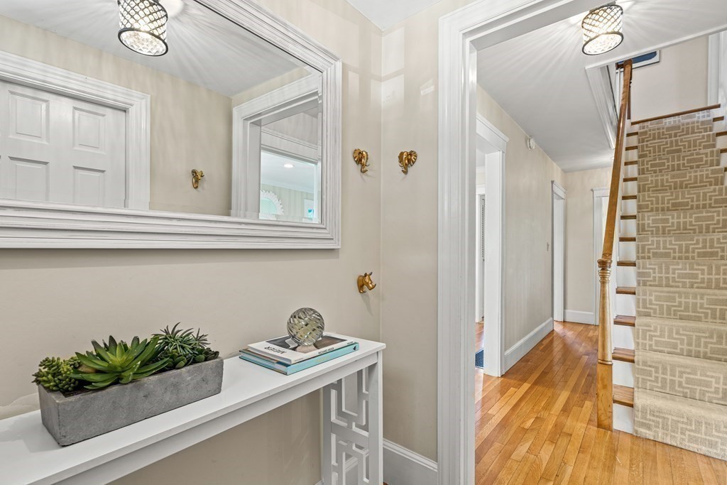 175 Walnut Street Wellesley, MA 02481 - Photo 2 of 26