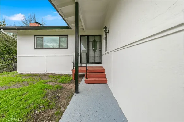 a view of a pathway of a house