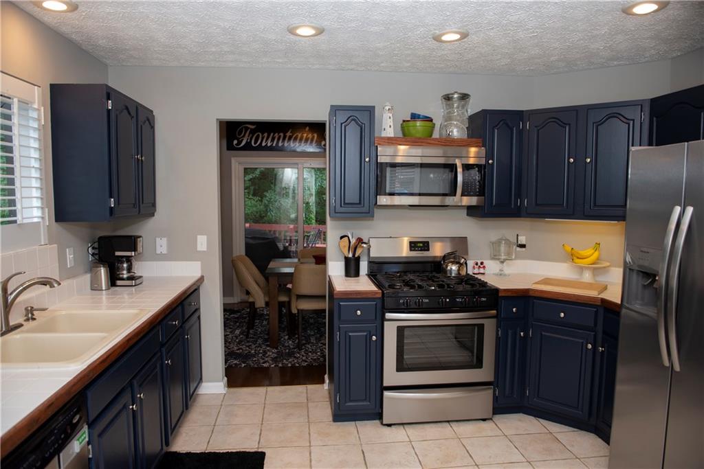 5861 RidgeHill Way Avon, IN 46123 - Photo 11 of 33 Gallery Image 11
