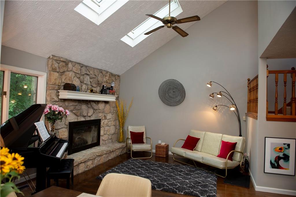 5861 RidgeHill Way Avon, IN 46123 - Photo 4 of 33 Gallery Image 4