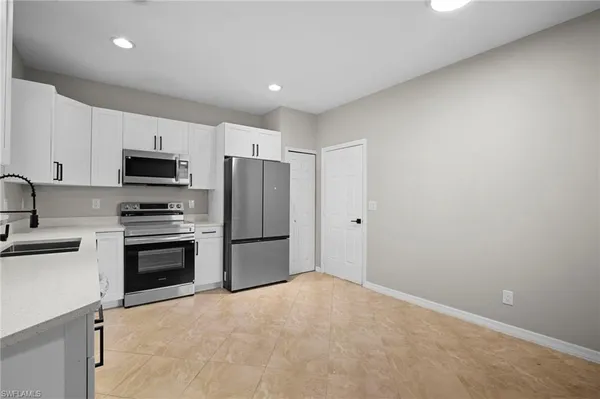 $2,350 | 9648 Roundstone Circle, Fort Myers, FL 33967