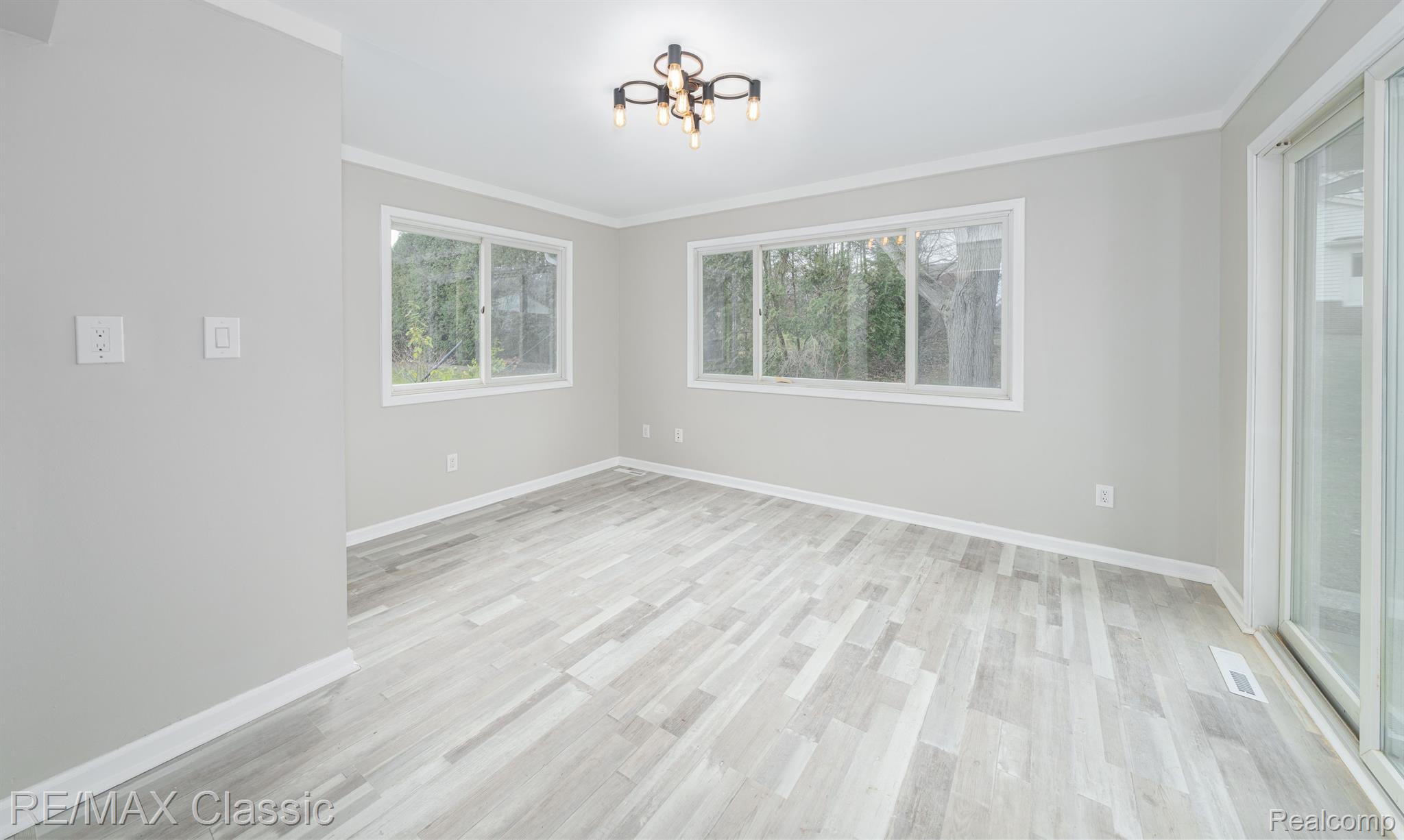 28257 Ridgebrook Road Farmington, MI 48334 - Photo 11 of 37 Gallery Image 11