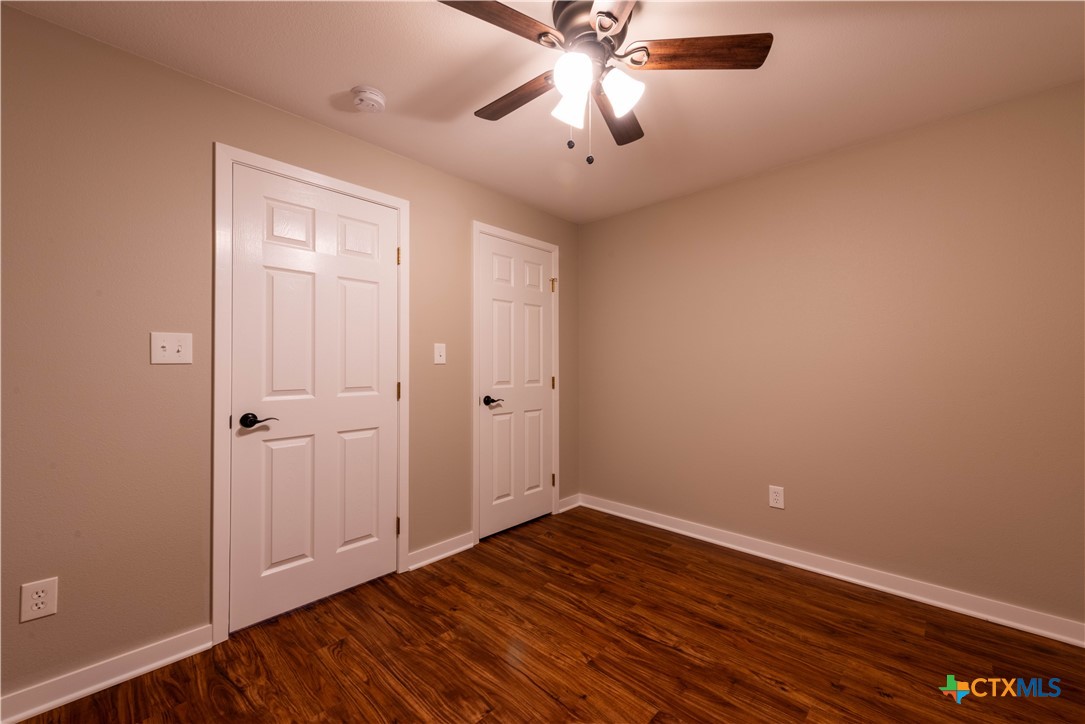 705 South Laurel Avenue Luling, TX 78648 - Photo 19 of 31