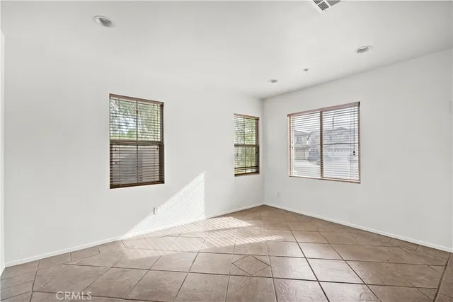 $699,000 | 16198 Lake Padden Lane, Fontana, CA 92336