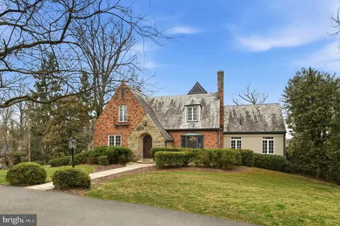 $2,295,000 | 4800 Old Dominion Drive, Arlington, VA 22207