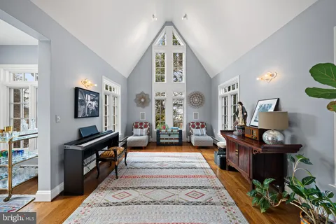 $2,295,000 | 4800 Old Dominion Drive, Arlington, VA 22207