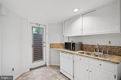 $2,295,000 | 4800 Old Dominion Drive, Arlington, VA 22207