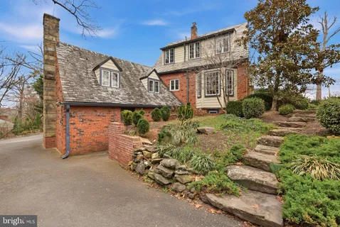 $2,295,000 | 4800 Old Dominion Drive, Arlington, VA 22207