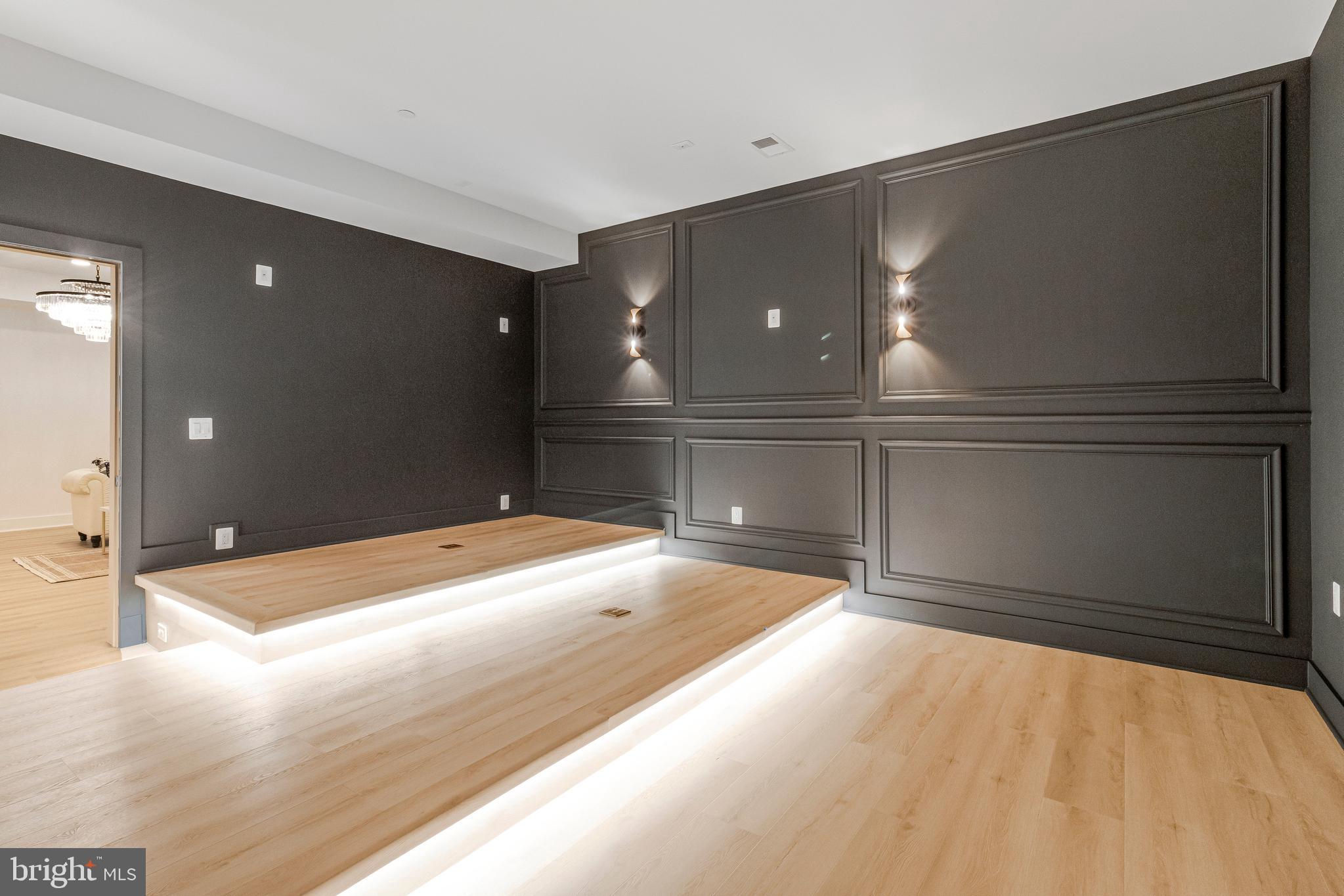 7709 Sebago Road Bethesda, MD 20817 - Photo 61 of 65 a bathroom with a sink and a mirror